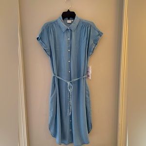 New directions short sleeve button down dress.  Size medium